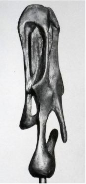 Accès à la galerie des sculptures. 'Portrait abstrait de Marcel Duchamp', bronze (1960). © Photos DR